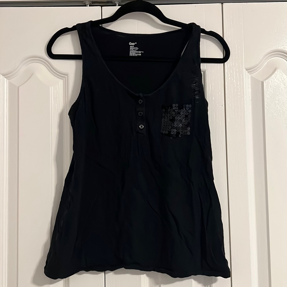 Women’s Gap tank top